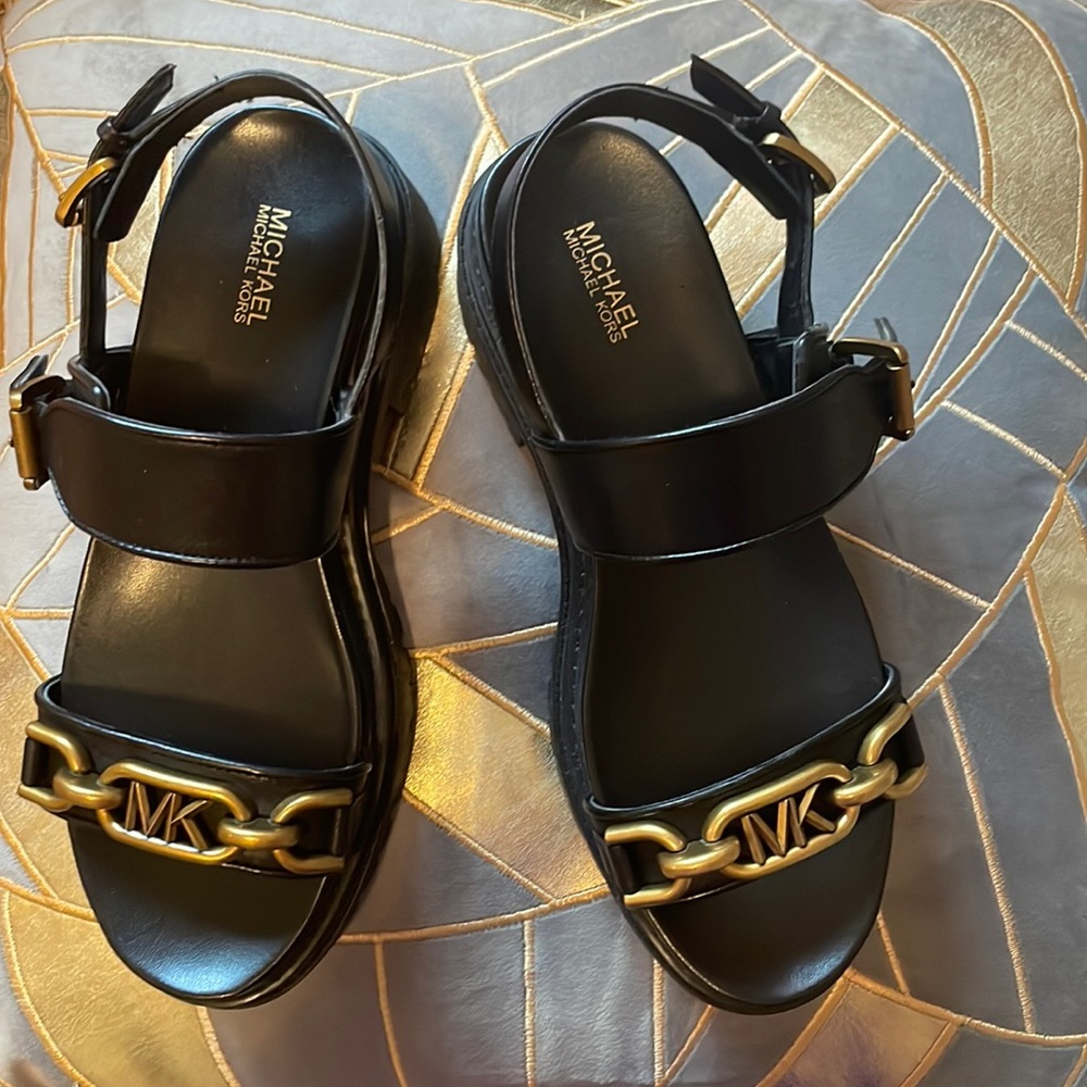 MICHAEL MICHAEL KORS 
Sandals Kailey Leather Lug Heel